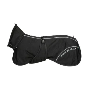 3235BAYMeshDogCoat_HighsettailBlack01Web.jpgv1760547654 Manteau pour Chien Bay en Mesh – Queue Haute Back on Track